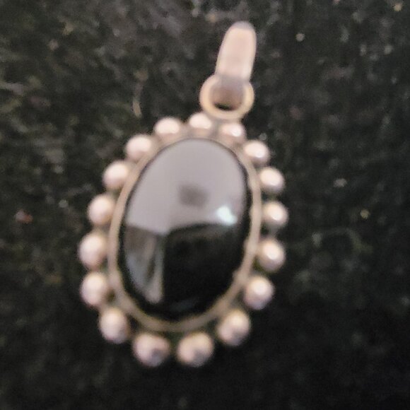 Vintage Mexican .925 Black Stone Pendant - Picture 4 of 4